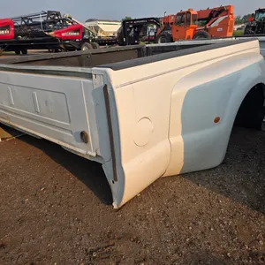 Ford Super Duty 8’ dually box (Missing One side flare)
