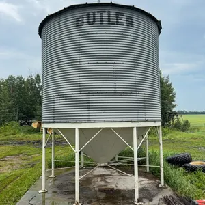 Butler 14‘ x 4 Ring Grain Bin w/ Hopper Bottom, Aeration Tube