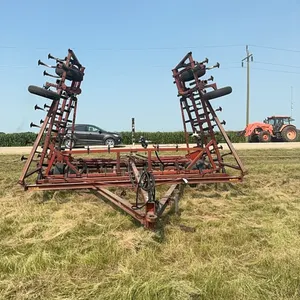 32’ cultivator hiniker 1540