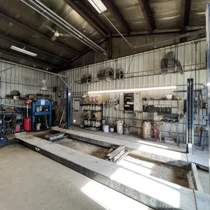 Challenger 4-Post 15,000 lb Vehicle Lift
 UNRESERVED