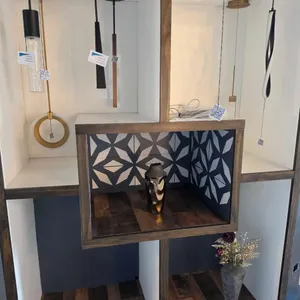 LOT OF INDOOR & OUTDOOR LIGHTING WITH DISPLAY