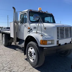2002 International 4900 S/A Flatbed Truck
 UNRESERVED