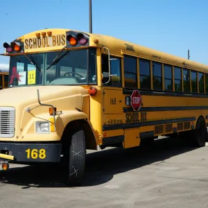 2004 Freightliner Thomas School Bus (Parts Unit) - Will Need to be Towed