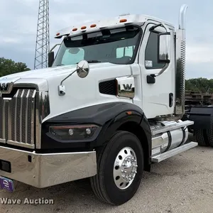 2022 Western Star 49X Chassis semi truck