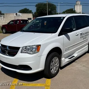 2015 Dodge Grand Caravan handicap accessible van