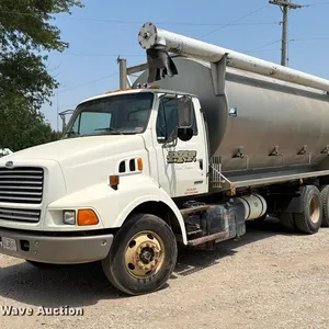 1999 Sterling L9513 feed delivery truck