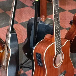 MULTI GUITAR STAND