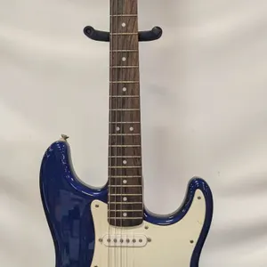 BLUE FENDER STRATOCASTER SQUIER ELECTRIC
