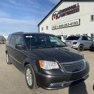 2015 Chrysler Town & Country Van