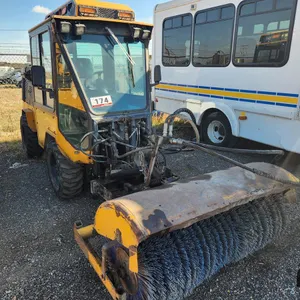 Trackless MT6 Articulating Tractor
 UNRESERVED