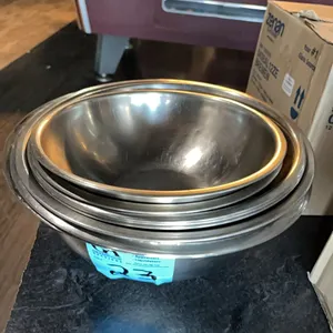 8 stainless steel bowls ￼