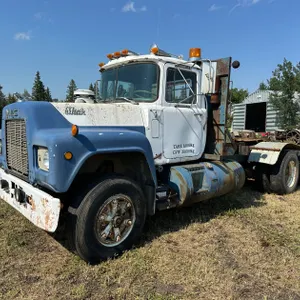 1981-82 Mack R685T T/A Truck Tractor