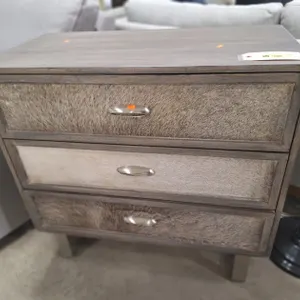 Crestview 3 Drawer Chest, 32"x16"x32"