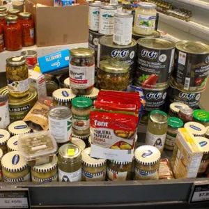 LARGE LOT OF ASSORTED CANNED & DRIED FOOD