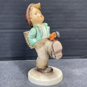 Goebel Hummel Figurine - Globe Trotter, 5 "