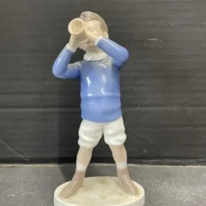 Bing & Gr�ndahl Figurine - Boy Blowing Horn #1792