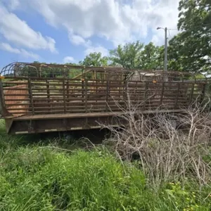 1987 - 22’ Chaparral Trailer with 2 cut gates