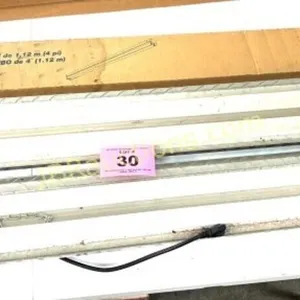 2 HANGING 4' FLOURESCENT LIGHTS AND 2 STANDARD