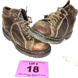 DR MARTENS SHOES SIZE 6