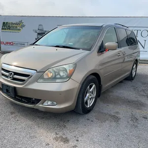 2007  Honda  Odyssey  Touring 4dr Mini-Van w/DVD and Navi