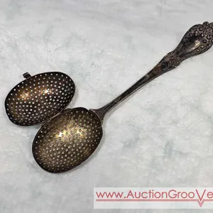 Antique 1899 Sterling Silver Hinged Tea Infuser Spoon. 27g. A1-6