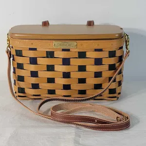 Longaberger Collector's Club purse/Fisherman's basket. Collector's item. Rare. 2009. Signed by Basket Maker AND SIGNED GARY LONGABERGER! B