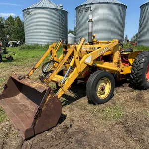 Case G530 2WD Tractor w/ Case Construction King Ldr