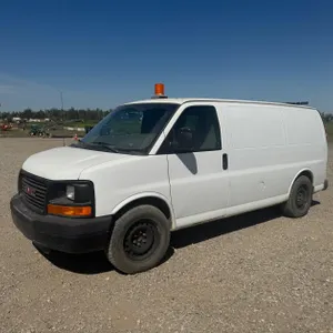 2003 GMC Savana Cargo Van