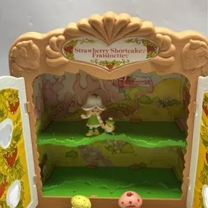 Strawberry shortcake, berry, patch figurine, disp