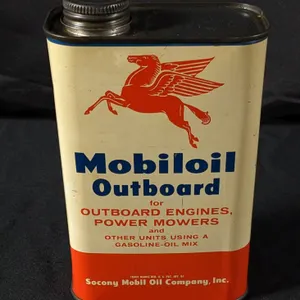 QUART MOBILOIL OUTBOARD & POWER MOWER OIL CAN SOCONY MOBIL