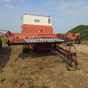 914 International Combine, Pull Type, Running Order, Manual & Control Box in SC? (P10-R?-S2240)