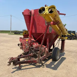 New Holland 354 Grinder Mixer