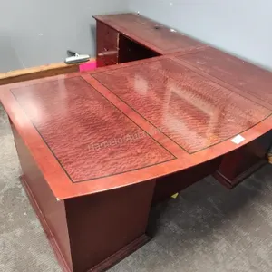 Corner desk