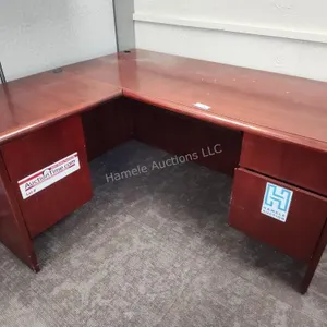 Corner desk