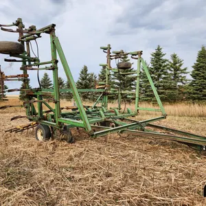 34' John Deere 1600 Cultivator
 UNRESERVED