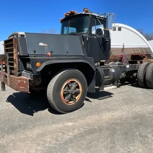 1991 MACK RD TANDEM AXLE DAY CAB TRUCK TRACTOR VIN: 1M2P282C7MM001316