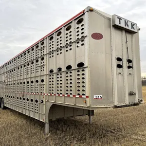 2007 Cimarron 53' Tridem Livestock Trailer
 UNRESERVED