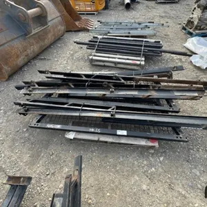 (3) Backrack Truck Rails & Headache Rack
 UNRESERVED