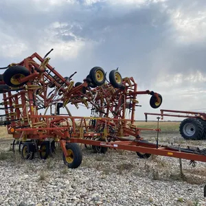 Bourgault 8810 Cultivator w/ Harrow Bars
 UNRESERVED