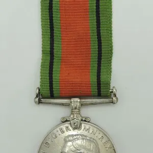 #4 WW2 Canadian 1939 1945 Defence Medal Silver