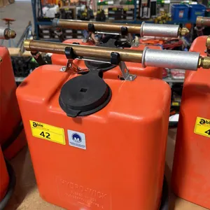 2 HYDRO-WICK RED PLASTIC COMMERCIAL FIRE BACKPACK WATER SPRAYERS