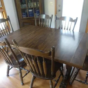 KELLER DINGROOM TABLE W/6 CHAIRS & 2 LEAVES