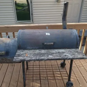 CHARCOAL SMOKER