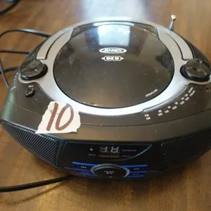 JENSEN AM/FM RADIO & CD PLAYER