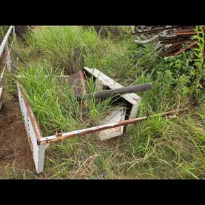 International Harvester Bed & Asst Metal