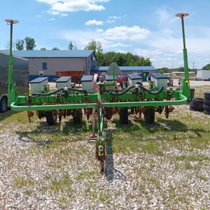 Deutz-Allis 386 planter. 6 row 30in no till