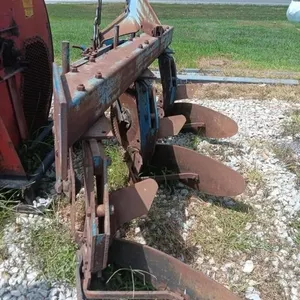 3 bottom Ford plow  WN11385