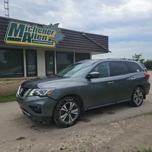 2017  Nissan  Pathfinder
