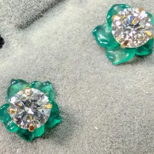 $500, 14k lab diamond (0.2ct) earring (2in1), retail value $500