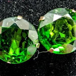 $800, 14k chrome diopside (1.75ct) earring, retail value $800